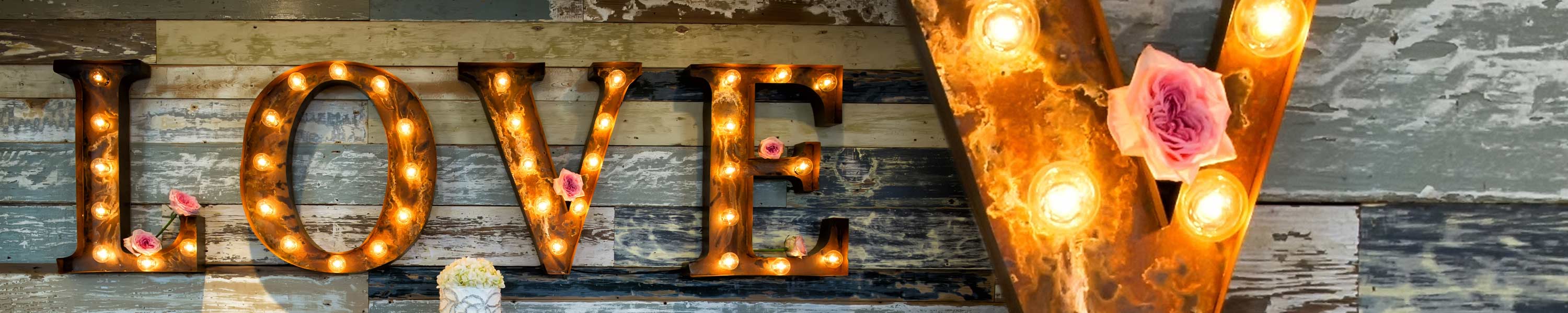 Wedding rings & jewelry